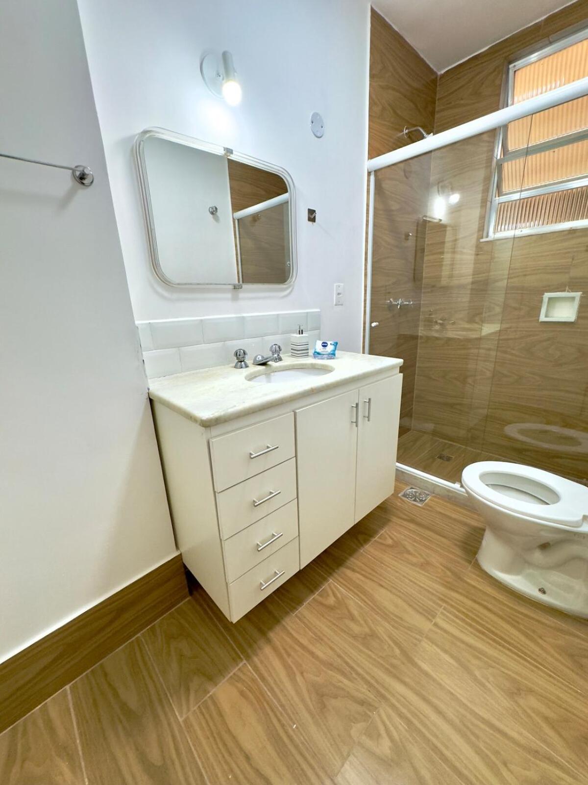 Em Copacabana Apartamento